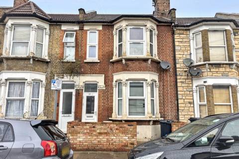 Property for auction in Essex