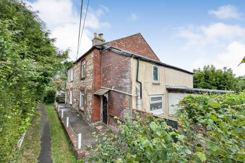 Property for auction in Isle of Wight