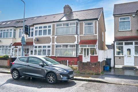 Property for auction in Essex