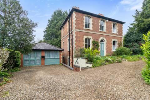 Property for auction in Worcestershire