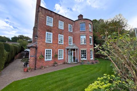 Property for auction in Worcestershire