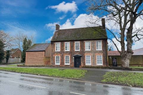 Property for auction in Buckinghamshire