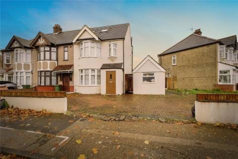 Property for auction in Essex