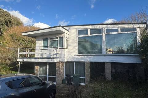 Property for auction in Isle of Wight