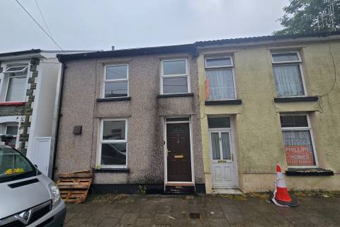 Property for auction in Mid Glamorgan