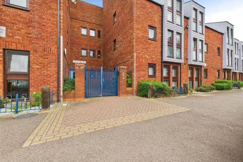 Property for auction in Buckinghamshire