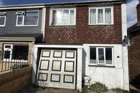 Property for auction in Isle of Wight