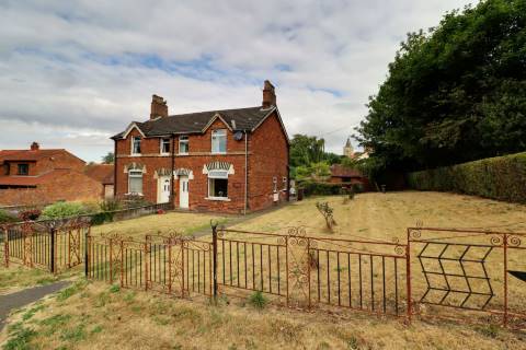 Property for auction in North Lincolnshire