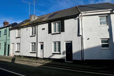 Property for auction in Isle of Wight