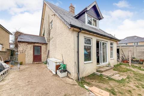 Property for auction in Isle of Wight