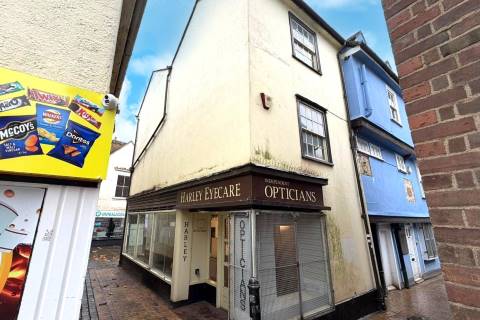 Property for auction in Essex