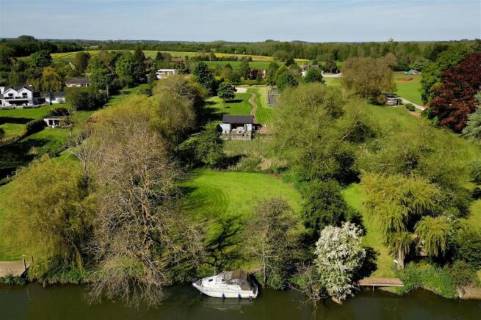 Property for auction in Oxfordshire