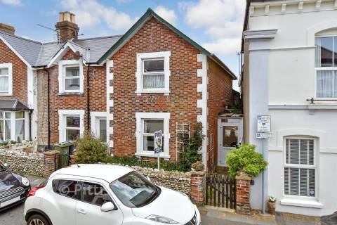 Property for auction in Isle of Wight
