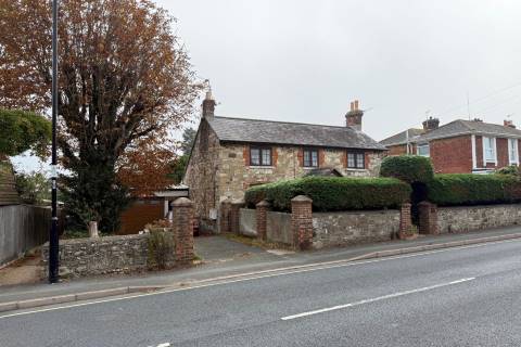 Property for auction in Isle of Wight