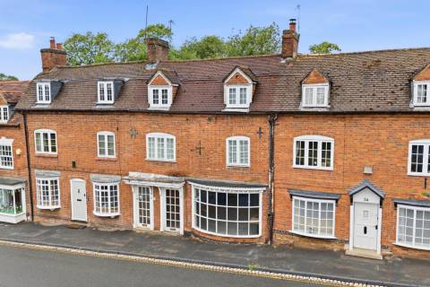 Property for auction in Warwickshire