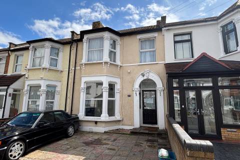 Property for auction in Essex