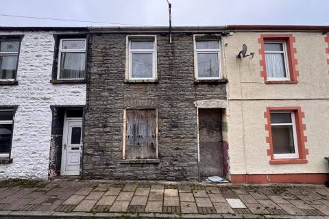 Property for auction in Mid Glamorgan