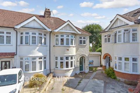 Property for auction in Essex