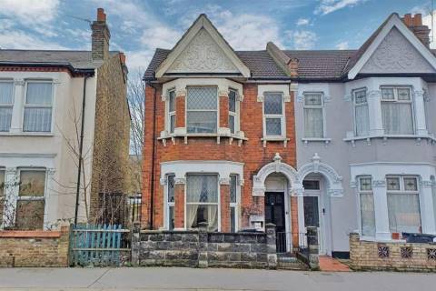 Property for auction in Surrey