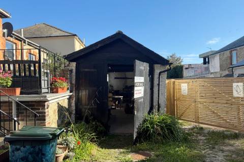 Property for auction in Isle of Wight